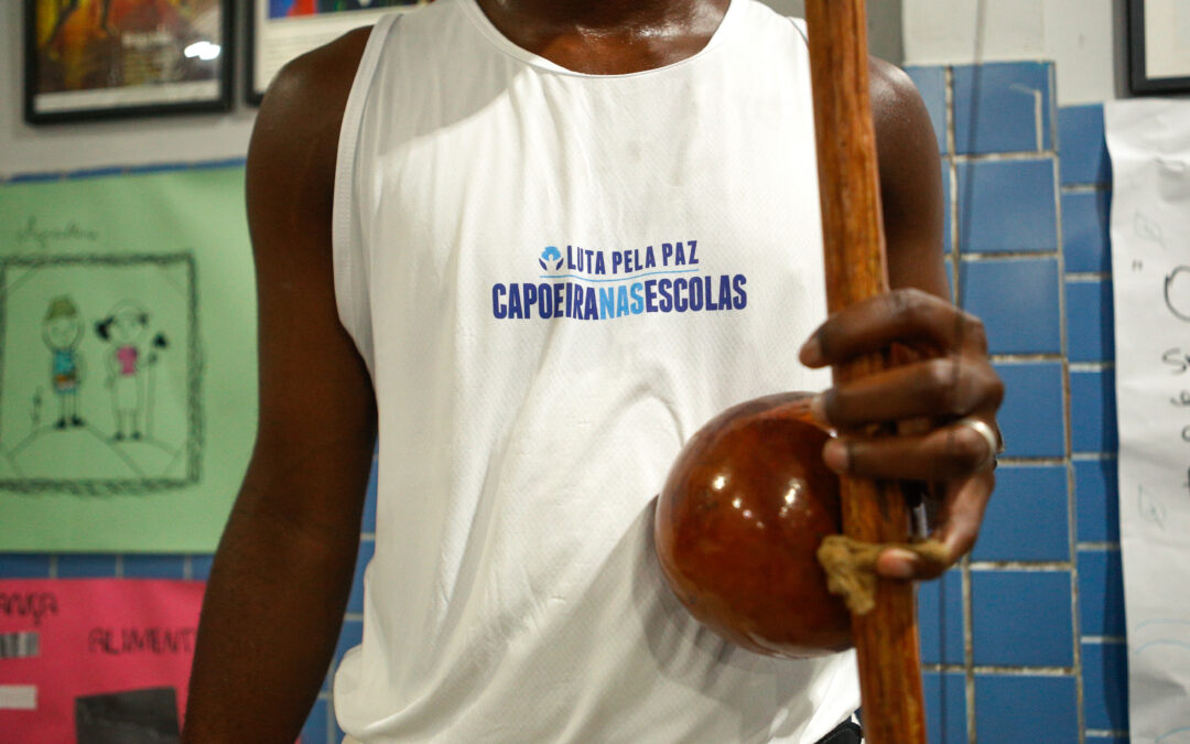 Projeto Capoeira nas Escolas: conectando jovens e crianças às suas raízes