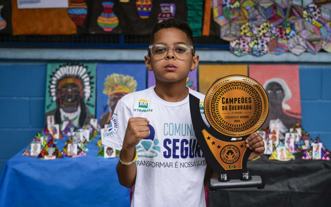 Modalidades esportivas oferecidas pelo Comunidade Segura transformam a vida de crianças e adolescentes em regiões de São Paulo 