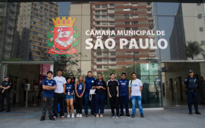 Jovens mobilizadores do Comunidade Segura participam de atividades da Escola do Parlamento na Câmara municipal de São Paulo