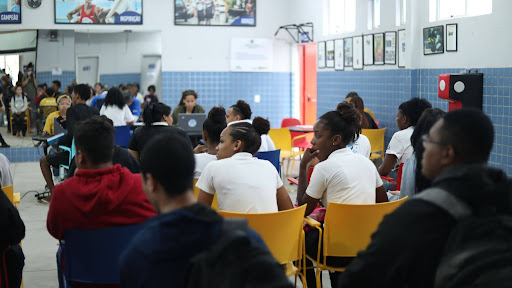 Atendimento de Empregabilidade da Luta pela Paz fortalece o acesso de jovens da Maré no mercado de trabalho