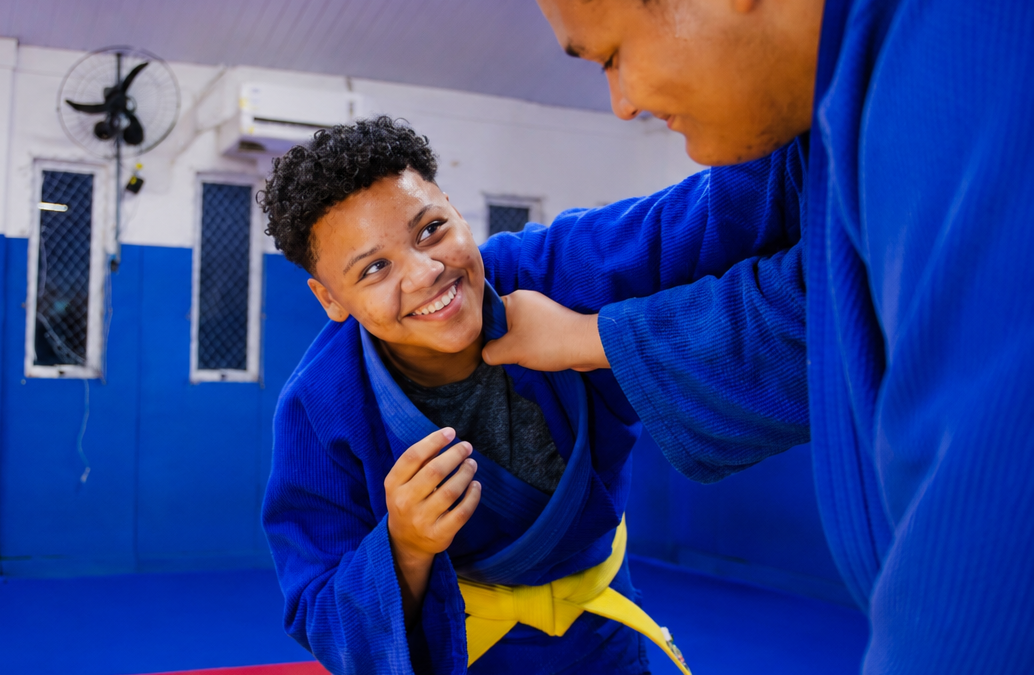 Judô e desenvolvimento juvenil: como o tatame contribui para a confiança e a disciplina dos alunos da Luta pela Paz