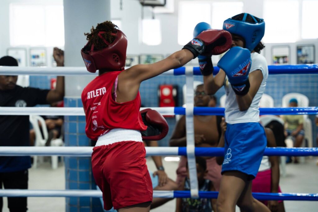 Treino de boxe na Academia Luta pela Paz, na Maré