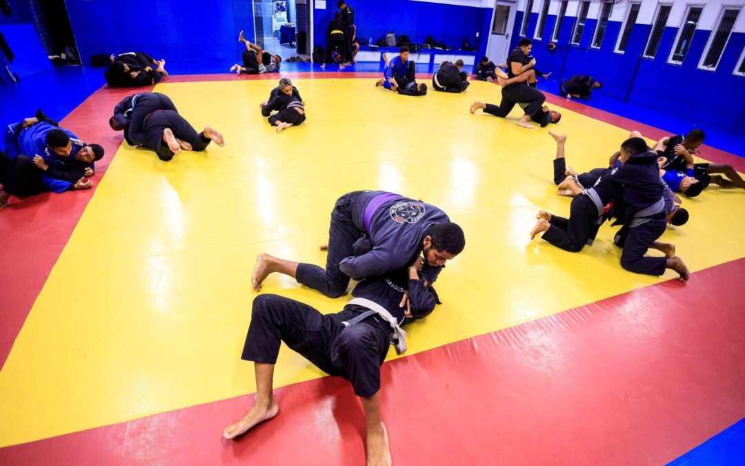 Jiu-jítsu e protagonismo juvenil: quando o esporte incentiva autonomia e a responsabilidade